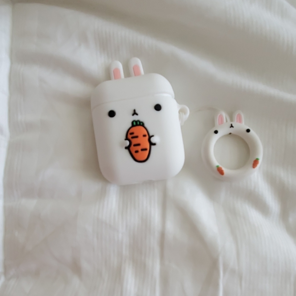 CUTE AIRPOD CASE *NEGOTIABLE